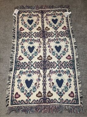 Adorable vintage Park B. Smith "Lots of Hearts" accent throw rug
